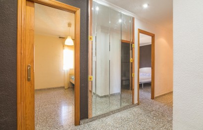 Revente - Appartement - Elche - San Crispín