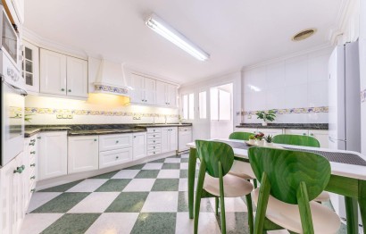 Resale - Apartment / flat - Alicante - Centro