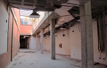 Reventa - Plot - Alicante - Babel