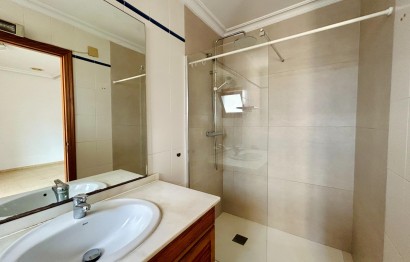 Reventa - Apartment - Elche - Reina Victoria-Miguel Hernández