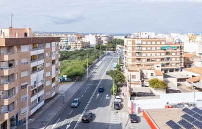 Resale - Apartment / flat - Torrevieja - Acequion