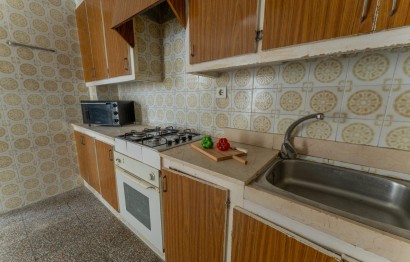 Resale - Apartment / flat - Elche - Sector V