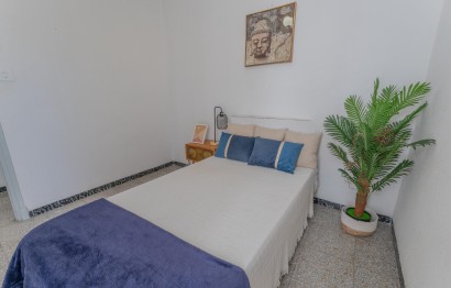 Resale - Apartment / flat - Elche - Sector V