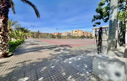 Resale - Apartment / flat - Elche - Sector V