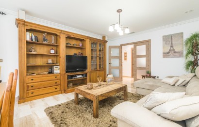 Resale - Apartment / flat - Elche - Torreta - Portalada