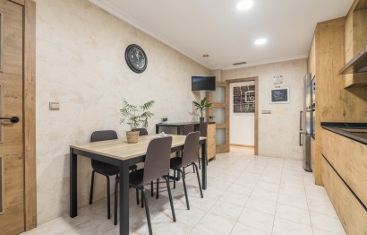 Resale - Apartment / flat - Elche - Torreta - Portalada