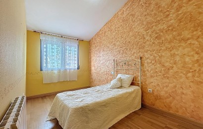 Resale - Townhouse - Onil - San Jaime