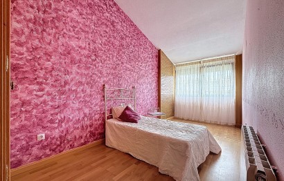 Resale - Townhouse - Onil - San Jaime