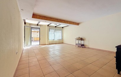 Resale - Townhouse - Onil - San Jaime