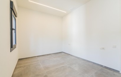 Revente - Triplex - Elche - Raval - Puertas Coloradas