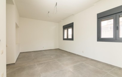 Revente - Triplex - Elche - Raval - Puertas Coloradas