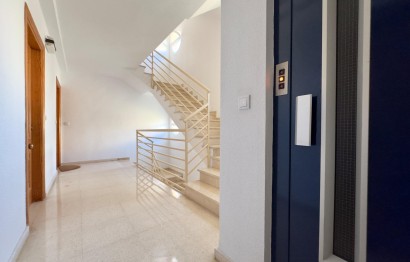 Resale - Apartment - Santa Pola - Santiago bernabeu