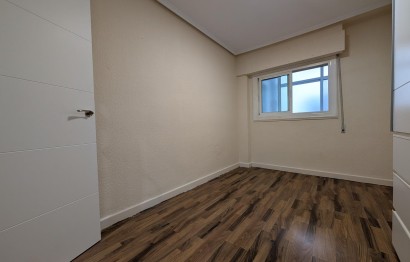 Alquiler a largo plazo - Apartamento / piso - Elche - Carrús Este