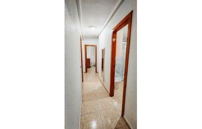Resale - Apartment / flat - Torrevieja - Centro