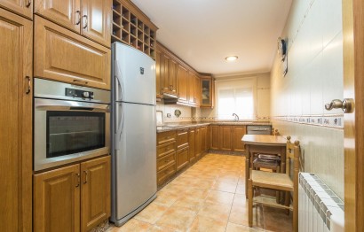 Resale - Apartment / flat - Pinoso - Comunidad valenciana