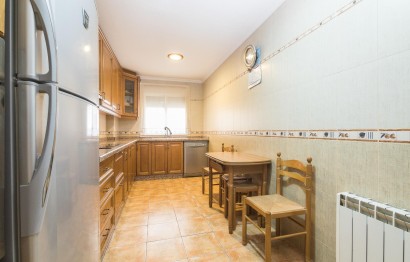 Resale - Apartment / flat - Pinoso - Comunidad valenciana