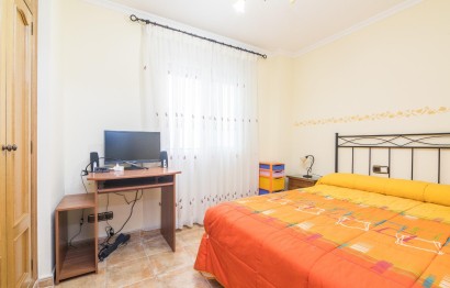 Resale - Apartment / flat - Pinoso - Comunidad valenciana