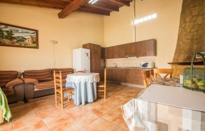 Resale - Apartment / flat - Pinoso - Comunidad valenciana