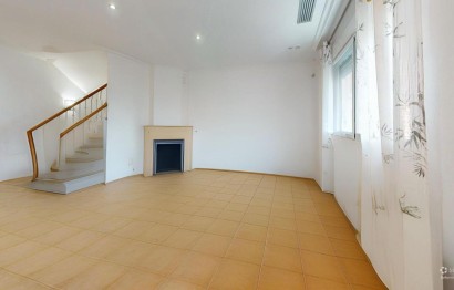 Resale - Townhouse - Perleta - Maitino-Perleta