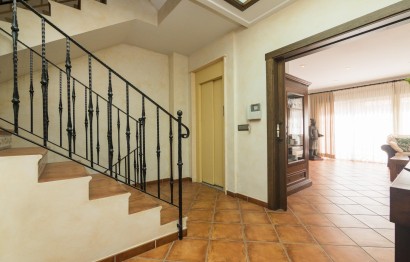 Resale - Tripex - Elche - Corazon de Jesus