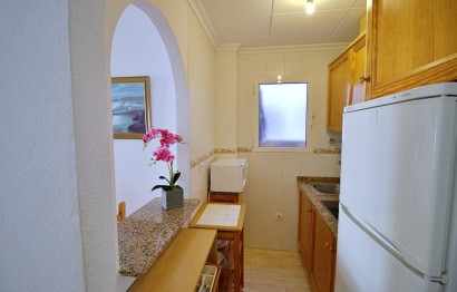 Resale - Apartment / flat - Torrevieja - Estacion de autobuses