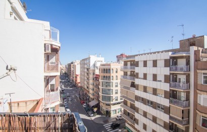 Reventa - Apartamento / piso - Elche - Reina Victoria-Miguel Hernández