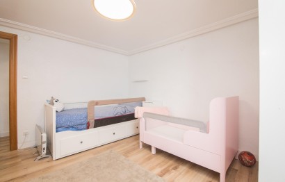 Reventa - Apartamento / piso - Elche - Reina Victoria-Miguel Hernández