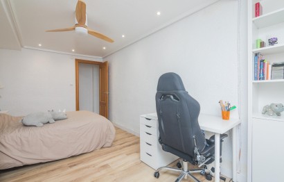 Reventa - Apartamento / piso - Elche - Reina Victoria-Miguel Hernández