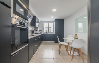 Reventa - Apartamento / piso - Elche - Reina Victoria-Miguel Hernández