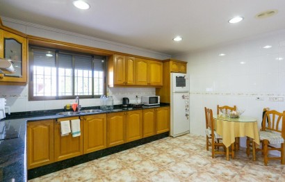 Resale - Villa - Crevillent - Comunidad valenciana