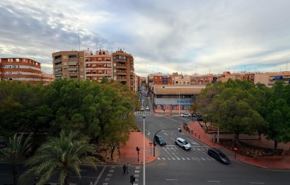 Reventa - Apartamento / piso - Elche - Reina Victoria-Miguel Hernández